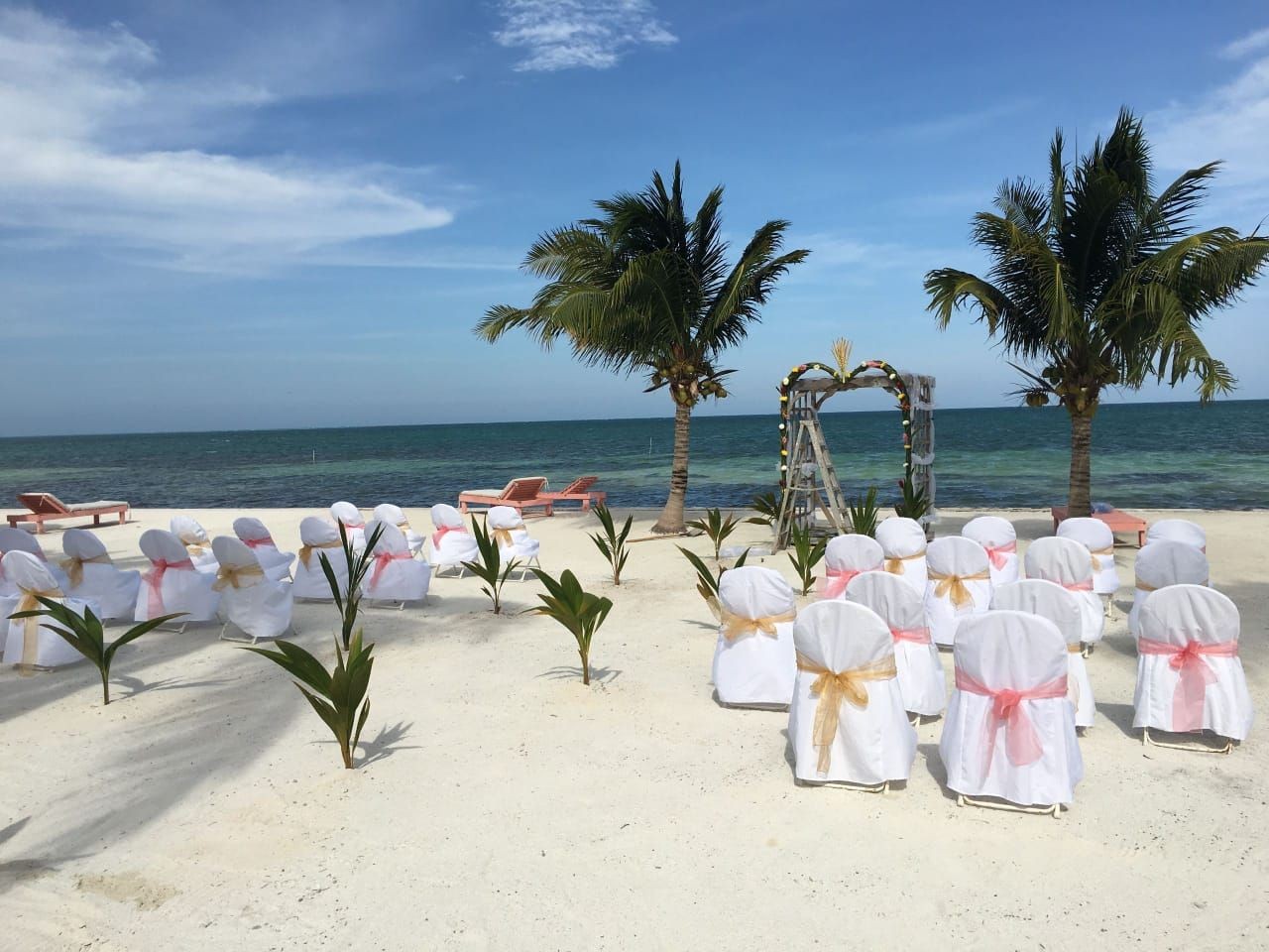 Seaside-wedding---St.-Georges-Caye-Resort---Belize